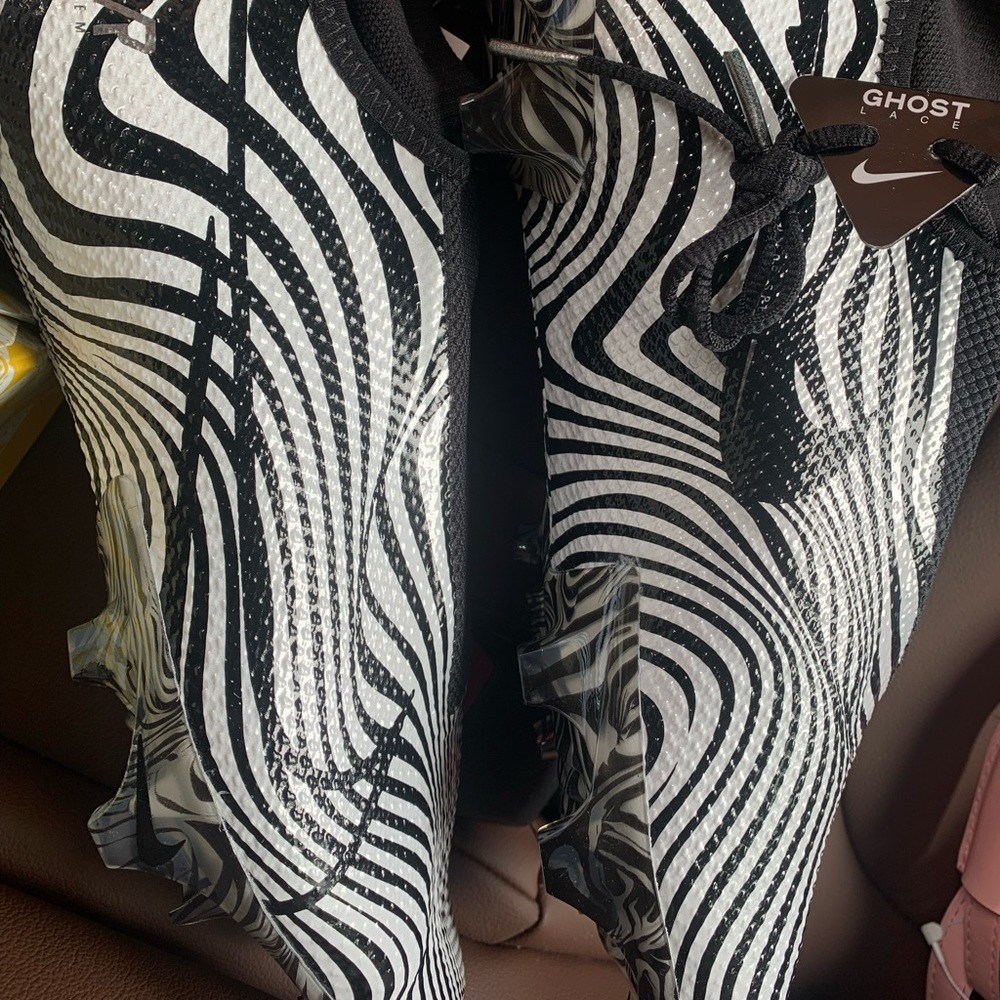 Nike vapor 360  pro zebra football cleats